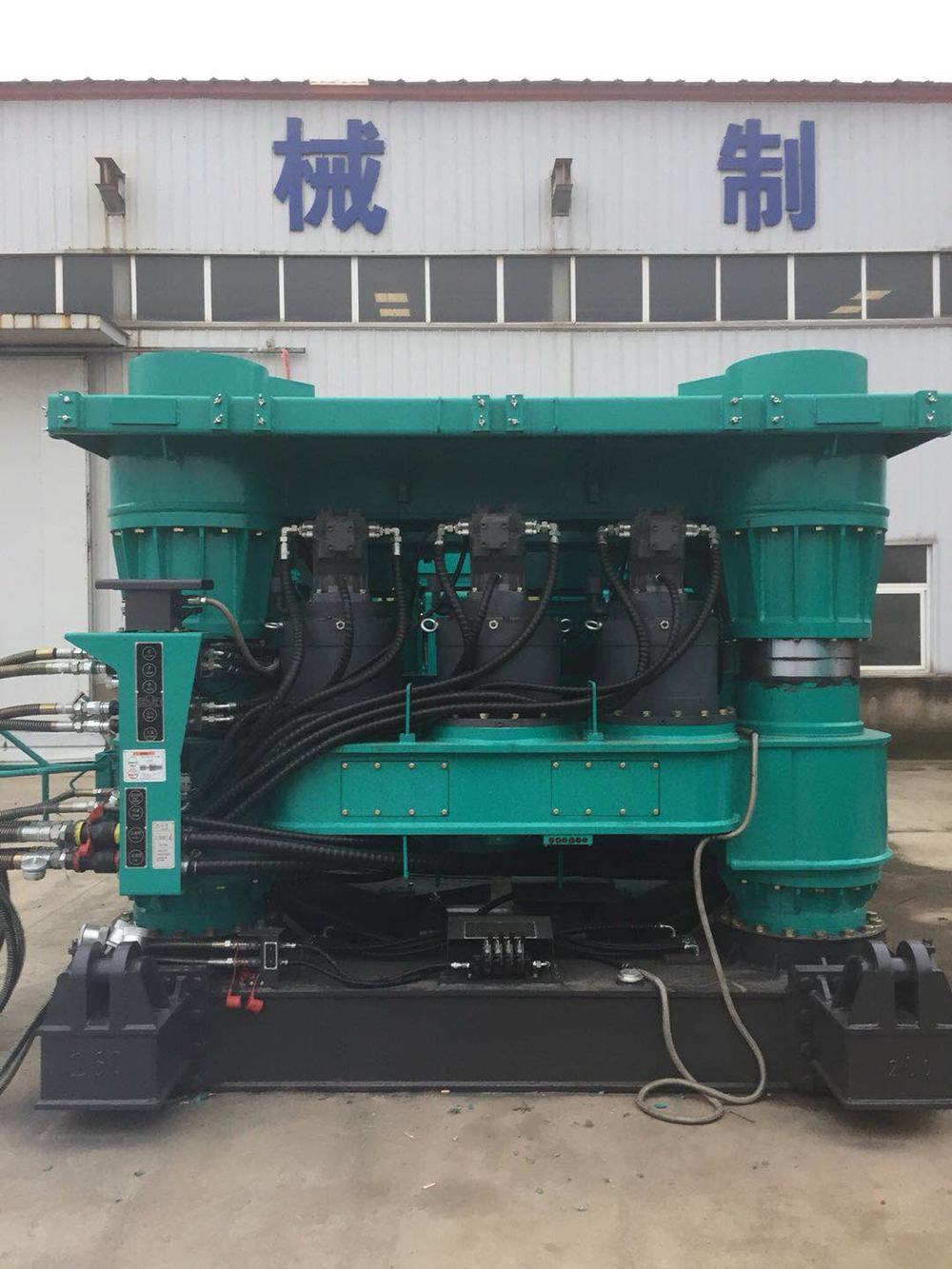 盾安DTR2605H全回转全套管钻机3_1000.jpg